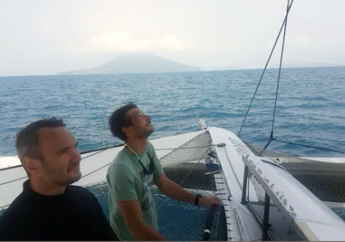 Détroit de la Sonde et volcan sur la route....