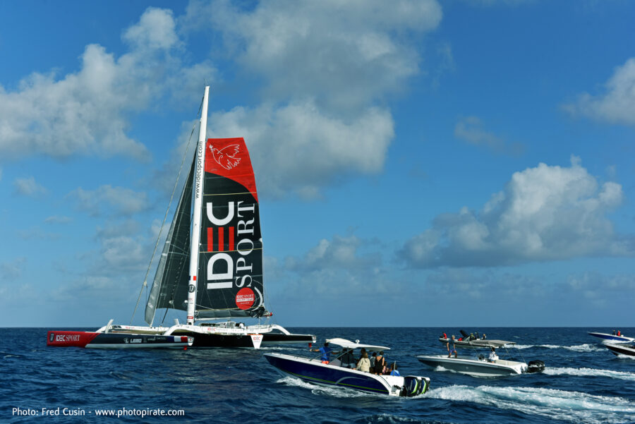 Arrivée de Francis Joyon à l'île Maurice