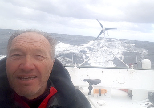 Francis Joyon franchit le Cap des tempêtes avec deux jours et 19 heures d’avance!