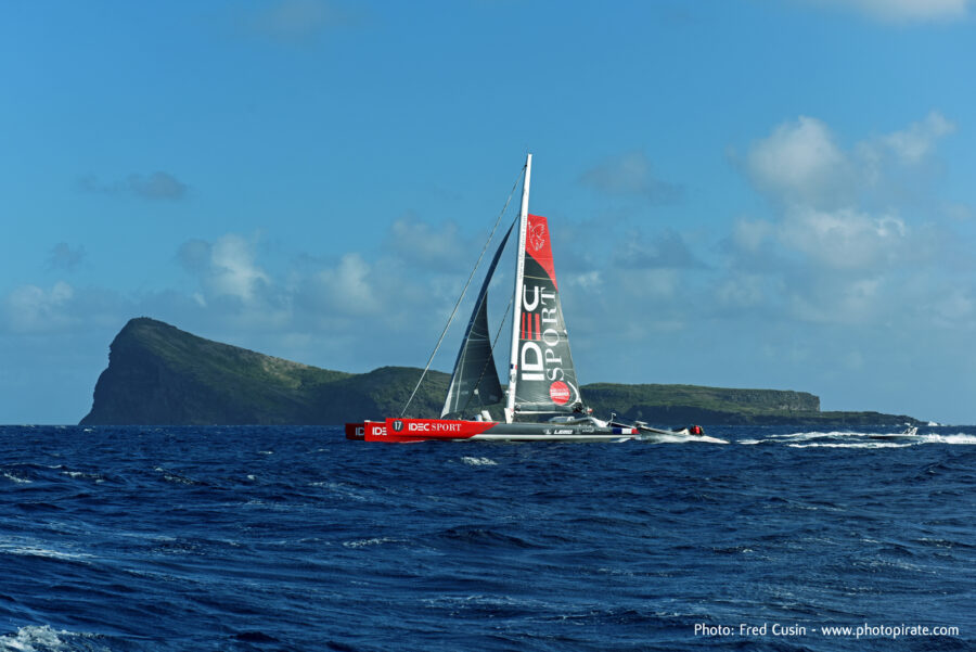 Arrivée IDEC SPORT - île Maurice