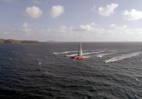 Photo de l'arrivée de Francis Joyon à l'île Maurice