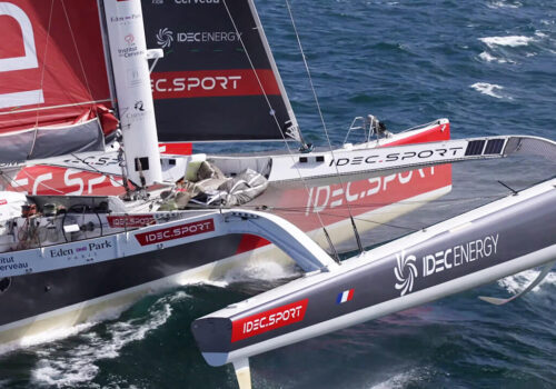 Vidéo hélico Maxi-Trimaran IDEC SPORT - septembre 2022