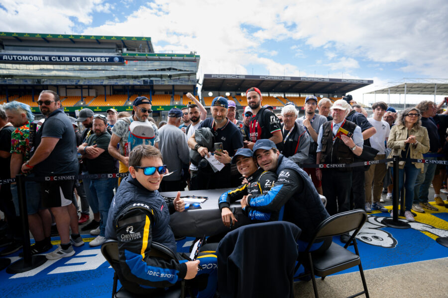 Photos 24 heures du Mans - Session autographe